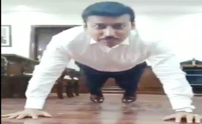 राज्‍यवर्धन सिंह ने दिया ''हम फिट तो इंडिया फिट'' का मंत्र , विराट, रितिक और साइना को किया चैलेंज