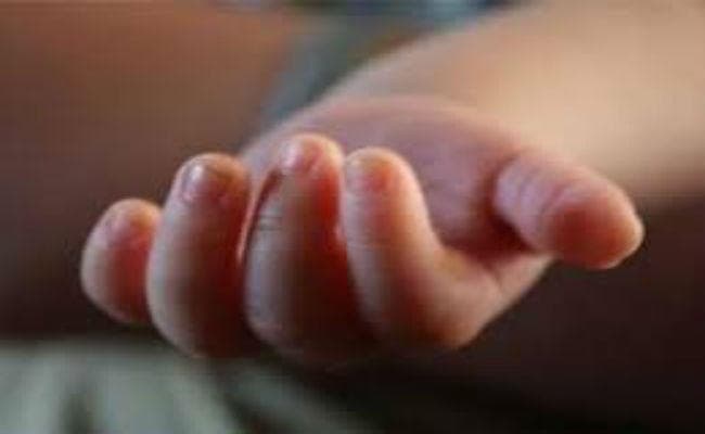 विधवा महिला के साथ यौन शोषण, जन्मे बच्चे को बनाया बंधक