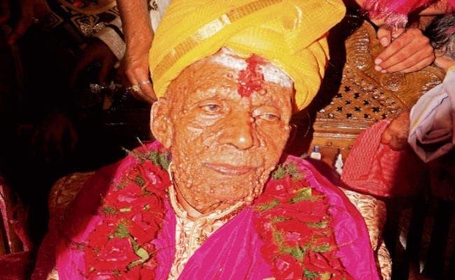 बाबा बैद्यनाथ मंदिर के सरदार पंडा अजीतानंद ओझा का निधन