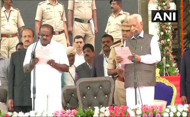 कर्नाटक : एचडी कुमारास्वामी दूसरी बार बने कर्नाटक के CM, जी परमेश्वर बने Dy CM