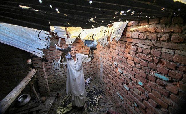 पाक की नौवें दिन भी बर्बरता जारी, पांच की मौत, 76 हजार लोगों का पलायन