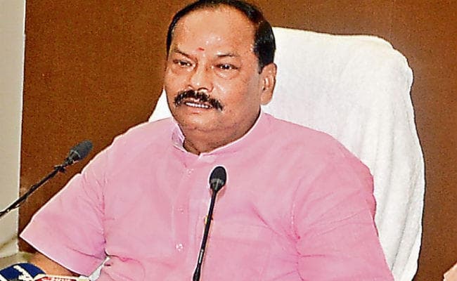 रघुवर का विपक्षी दलों की एकता पर हमला, कहा : जो बाप, भाई-भाभी का नहीं हुआ, वह राज्य का क्या होगा?