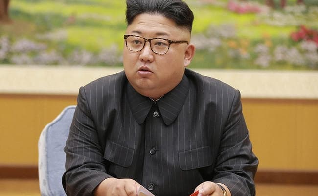 विदेशी पत्रकारों की उपस्थिति में उत्तर कोरिया ने कई विस्फोट कर परमाणु परीक्षण स्थल को ध्वस्त किया