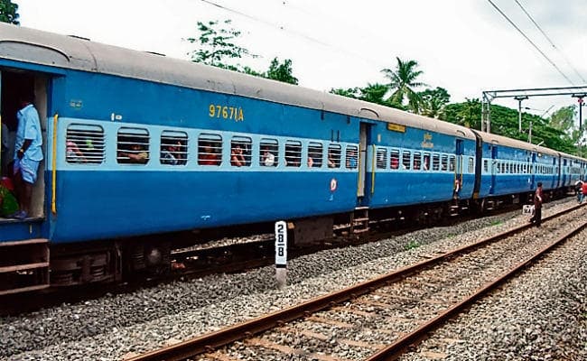 ट्रेन में सोने पर अब स्टेशन छूटने का नहीं सतायेगा डर, शुरू हुआ बैकअप कॉल डेस्टीनेशन अलार्म