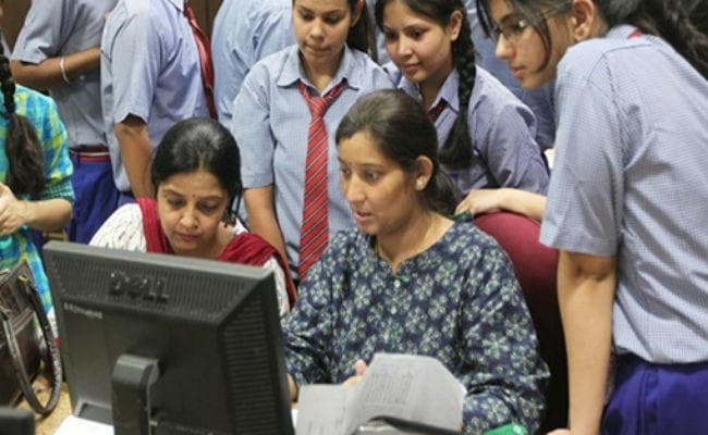 सीबीएसइ 12वीं का रिजल्ट आज, देखने के लिए यहां क्लिक करें