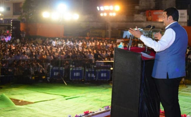 शिवसेना की ओर से जारी ऑडियो क्लिप के जवाब में फडणवीस ने भी जारी की ऑडियो क्लिप, यहां सुनें...!