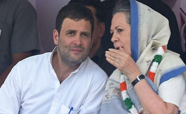 राहुल गांधी ने जारी किया मोदी सरकार के 4 साल का रिपोर्ट कार्ड, दिया ''F'' ग्रेड
