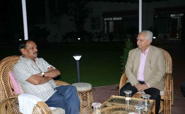 शोले के निर्देशक रमेश सिप्पी ने सीएम रघुवर से की मुलाकात