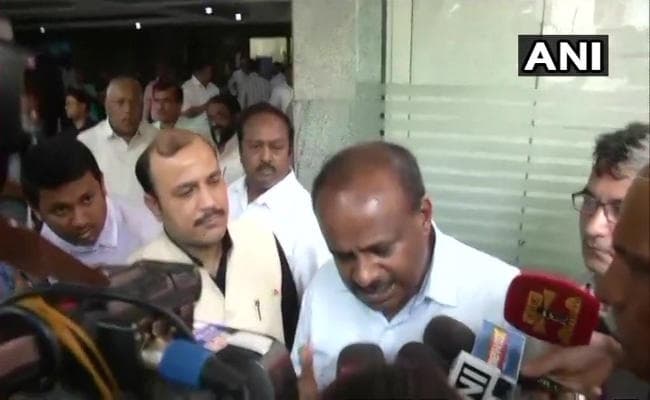 मैं कांग्रेस की दया पर हूं, उनकी अनुमति के बिना कुछ नहीं कर सकता हूं : कुमारस्वामी