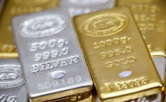 सोना में 405 तो चांदी में 370 रुपये की आयी गिरावट