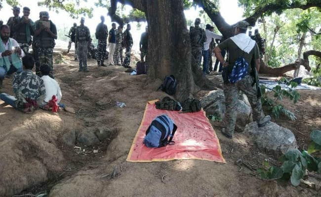 पलामू : काला पहाड़ पर मुठभेड़, पुलिस ने 3 नक्सलियों को मार गिराया