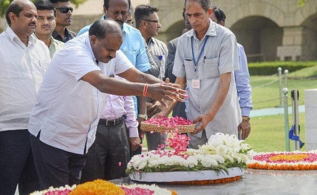 भाजपा का निशाना : कर्नाटक कांग्रेस का बैंक, कुमारास्वामी उसके CM (Chief Manager)