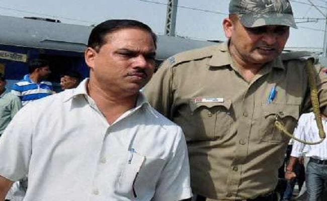 लॉ की फर्जी डिग्री मामला : दिल्ली के पूर्व कानून मंत्री जितेंद्र सिंह तोमर ने कहा- डिग्री सही, विवि गलत कर रहा