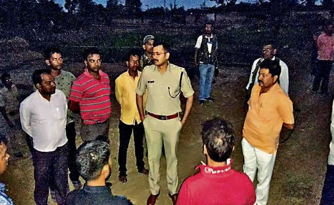 चंदवा : सड़क निर्माण कार्य में लगे मुंशी की नक्सलियों ने कर दी हत्या