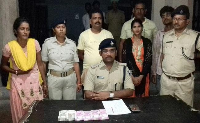 सुप्रीम कोर्ट के अधिवक्ता के घर हुई चोरी का हुआ खुलासा, चोरी के रुपये के साथ बिहार से पति-पत्नी गिरफ्तार