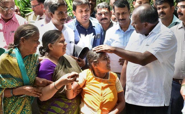 कर्नाटक में विभागों के बंटवारे पर कांग्रेस और जदएस के बीच गतिरोध जारी