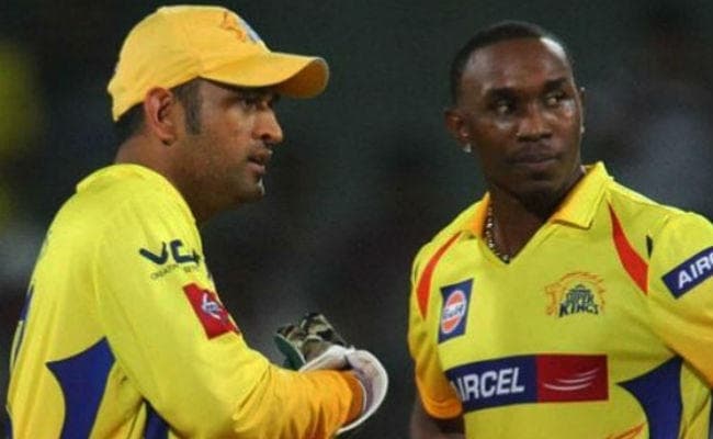 VIDEO: 36 साल के धौनी और 34 साल के ब्रावो के बीच हुई रेस, फिर देखें क्या हुआ