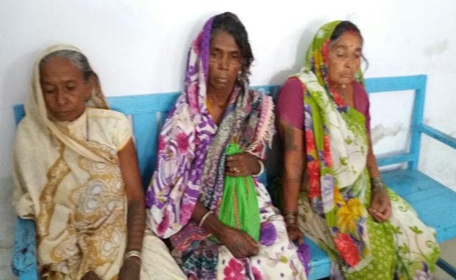 धार्मिक स्थल के विवाद में पुलिस की बर्बर कार्रवाई, महिलाओं पर चलायी लाठियां, अस्पताल के बाहर छोड़कर भागे