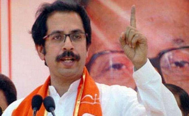 शिवसेना का भाजपा पर तीखा हमला, चुनाव आयोग और लोकतंत्र सत्ताधारियों की मुट्ठी में