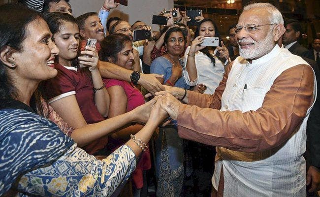 PM मोदी की सौगात : इंडोनेशियाई नागरिकों को भारत आने के लिए मिलेगा 30 दिन का फ्री वीजा