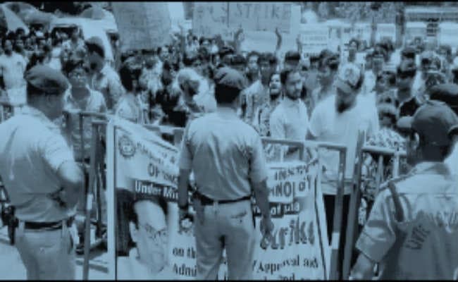 मालदा: सड़क पर उतरे आंदोलनरत विद्यार्थी, आमरण अनशन के बाद निकाली रैली