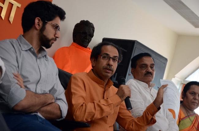 शिवसेना ने उप चुनाव के परिणाम को लेकर चुनाव आयोग पर लगाया आरोप