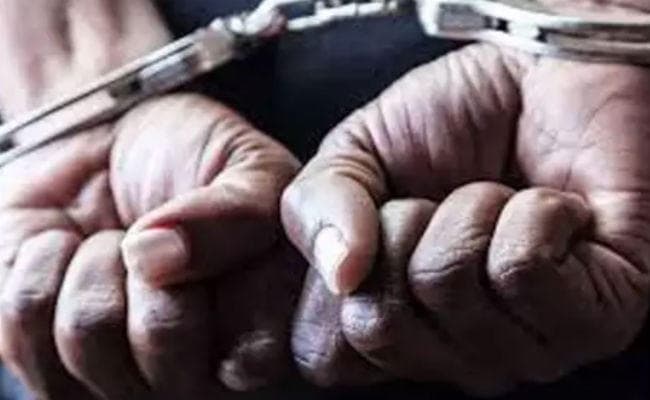 गया : इनामी नक्सली सहित पांच चढ़े पुलिस के हत्थे