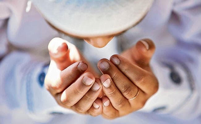 इंसानियत की हिफाजत का पाठ पढ़ाता है रोजा