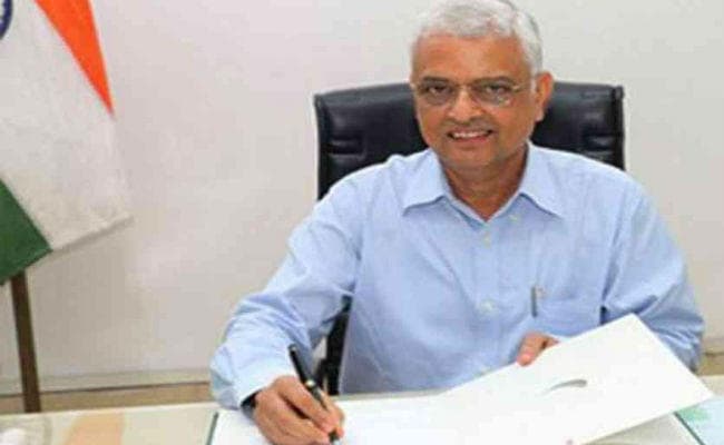 चुनाव प्रक्रिया में गड़बड़ियों को उजागर करने वालों की पहचान सुरक्षित रखी जायेगी : रावत