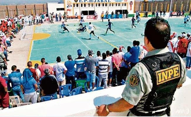 FIFA World Cup: चढ़ा फुटबॉल का रंग, पेरू ने जीता कैदियों का ‘विश्व कप खिताब''