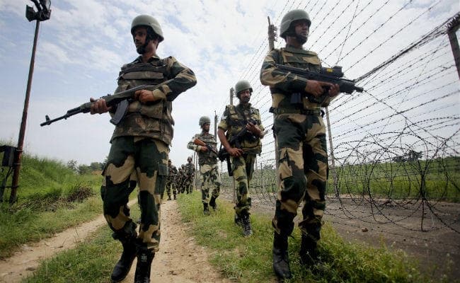 J&K  : पाक ने फिर बरसाए गोले, दो जवान शहीद, भारतीय सेना दे रही है मुंहतोड़ जवाब