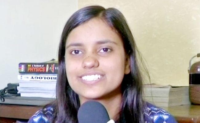NEET टॉपर कल्पना चाहती है कॉर्डियोलॉजिस्ट बनना, बड़ी बहन IES अधिकारी, तो भाई IIT इंजीनियर