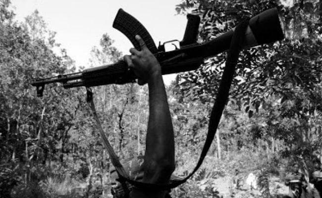 झारखंड : लोहरदगा में हथियार और कारतूस के साथ PLFI का नक्सली गिरफ्तार