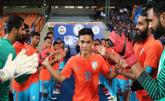 Let''s Football: सुनील छेत्री की एक अपील पर दर्शकों से खचाखच भरा फुटबॉल स्टेडियम