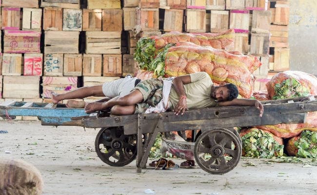 किसानों के ''गांव बंद'' आंदोलन से होने लगा ''बाजार बंद'', मंडियों में गहराने लगा सब्जियों का संकट