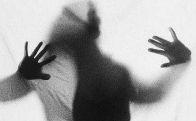 बांका में दरिंदों ने घर में घुस कर 3 नाबालिग सगी बहनों से किया दुष्कर्म, तीनों के शरीर में रॉड घुसेड़ कर दी हत्या