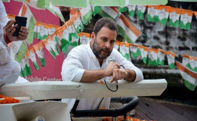 मंदसौर हिंसा के बाद एसडीएम ने पीडित परिवार को राहुल गांधी से मिलने से रोका