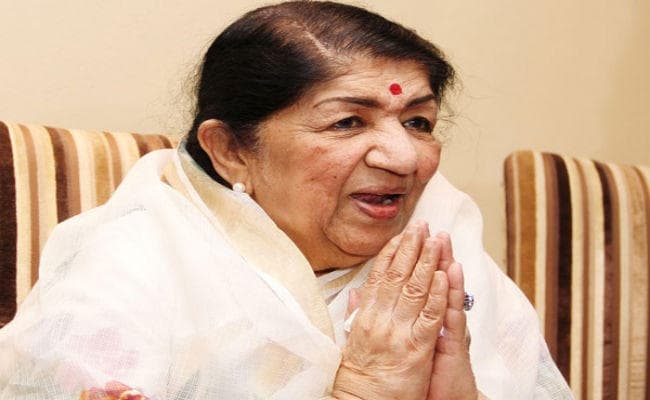 बीमार होने की वजह से लता मंगेशकर से नहीं मिल पाये अमित शाह