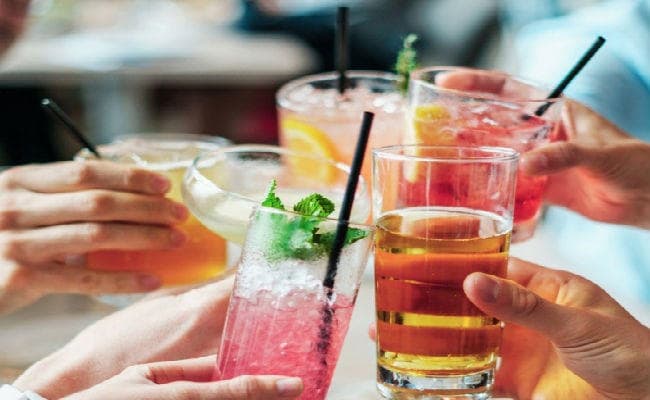 Health News: शराब पीने से बढ़ सकता है अल्जाइमर का खतरा