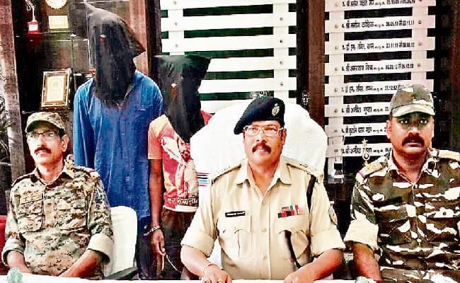 खूंटी : पीएलएफआइ के दो हार्डकोर गिरफ्तार