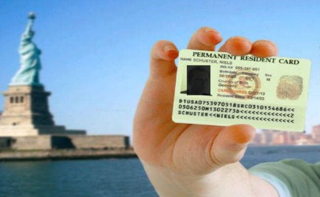 US में Green Card पाने के इंतजार में तीन लाख से अधिक भारतीय