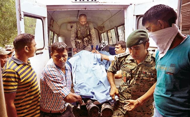 मुठभेड़ में शहीद जवानों का शव लाया गया रांची, रिम्स में हुआ पोस्टमार्टम