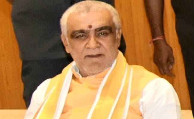 मिशन-2019 : केंद्रीय मंत्री ने दिया विवादित बयान, कहा- अयोध्या में राम का नहीं, तो क्या बाबर का…?