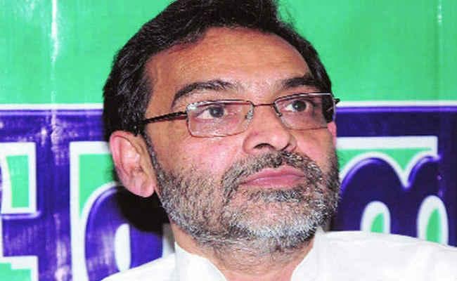 पटना आने पर संसदीय क्षेत्र के लिए रवाना हुए उपेंद्र कुशवाहा, सुशील मोदी की इफ्तार पार्टी में नहीं होंगे शामिल!