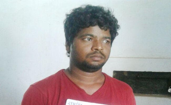 गुमला : लड़कियों को प्रेम जाल में फंसाकर करता था यौन शोषण, पुलिस ने किया गिरफ्तार