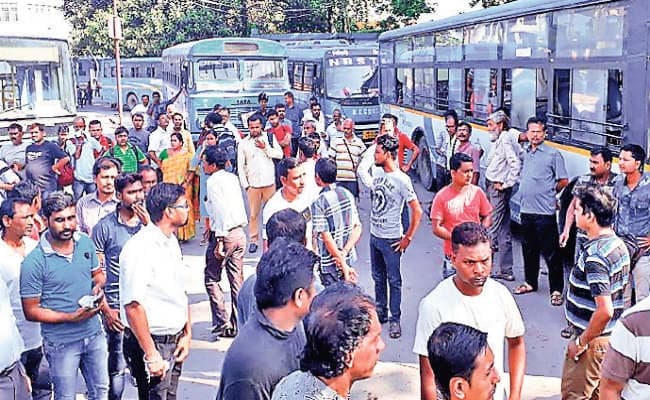 सिलीगुड़ी : सरकारी व निजी बसों के कर्मचारियों में भिड़ंत, दो घंटे तक बाधित रही एसबीएसटीसी की सेवा