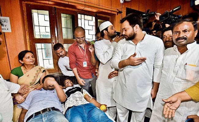 पटना : लालू प्रसाद के जन्मदिन पर आज 71 पौंड का केक कटेगा