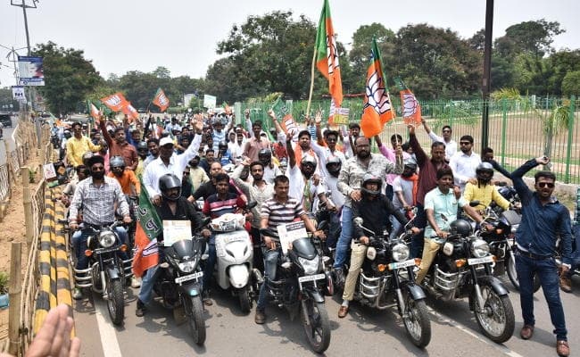 जमशेदपुर में युवा मोर्चा की बाइक रैली पर फेंके गये पत्थर