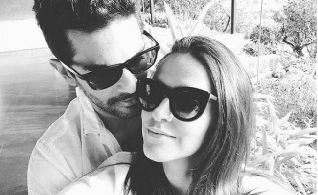 शादी के एक महीने बाद नेहा धूपिया ने पति संग शेयर की रोमांटिक तसवीर, कही ये बात...