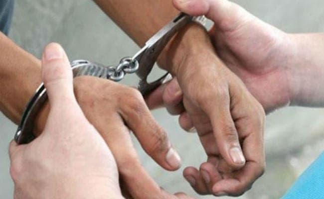 मुंबई फरार गैंगस्टर मंदार बोरकर की हुई गिरफ्तारी, मुंबई पुलिस ने किया गिरफ्तार